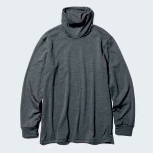 UNIQLO Gray Turtleneck Sweater